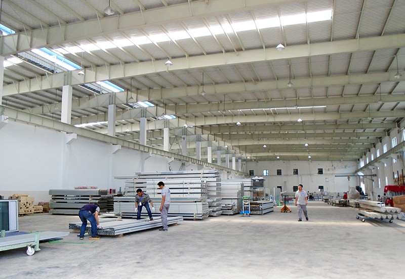 华烨篷房铝合金加工车间现场图
