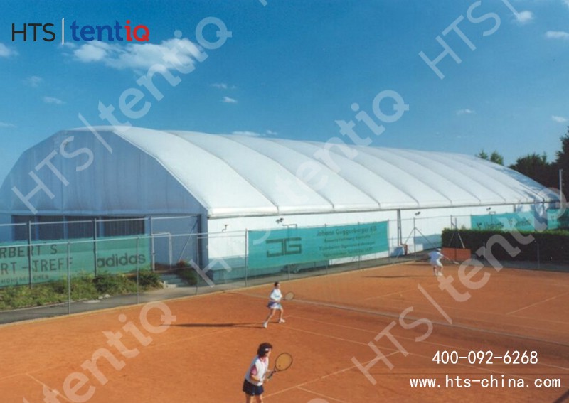 德国蓬房网球场