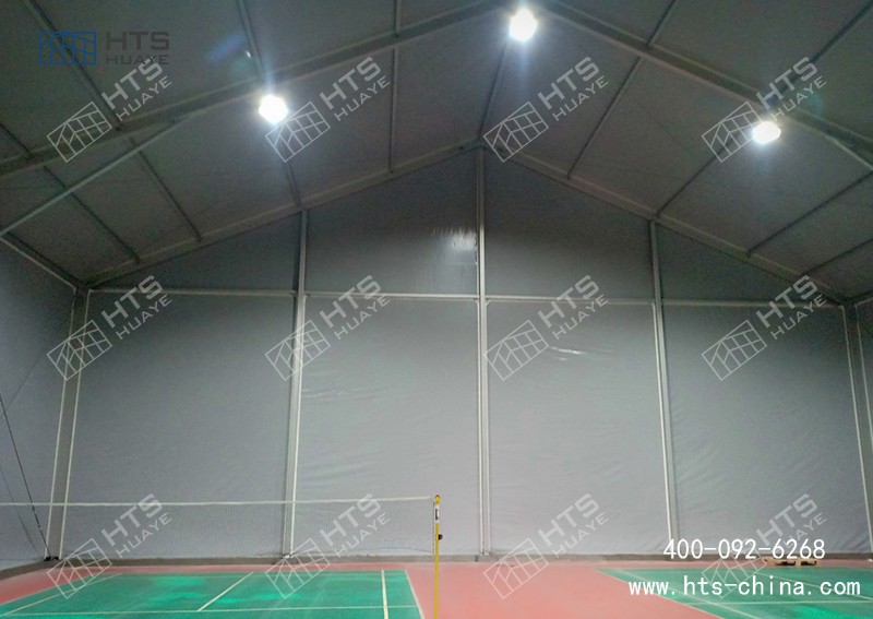 羽毛球体育篷房可以帮助俱乐部或团体节省场地费用，提高经济效益
