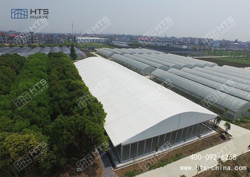 铝合金框架棚房是如何防止雨水进入到篷内的