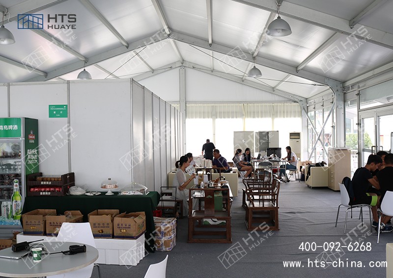 铝合金框架棚房属于绿色环保建筑，搭建现场无焊接