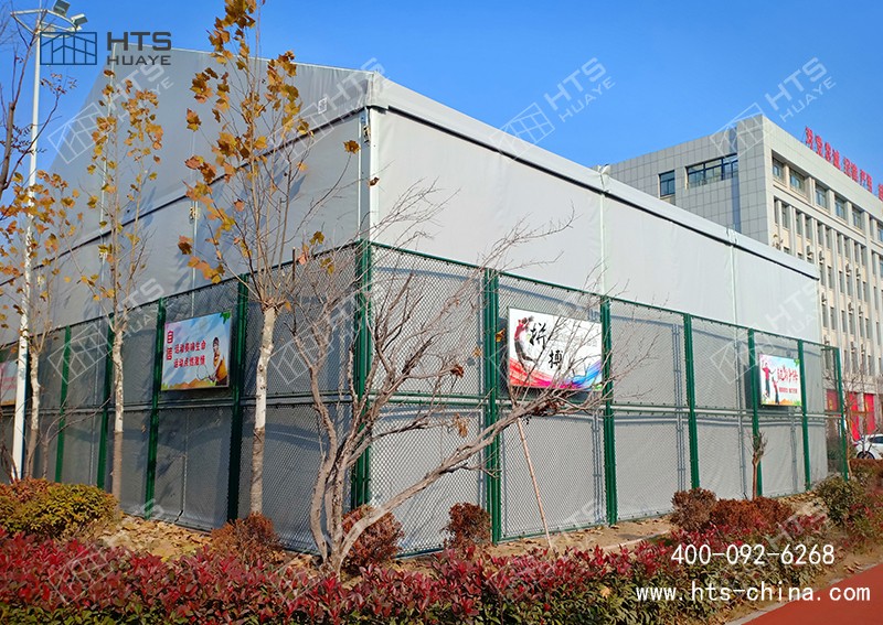 羽毛球篷房建设为球员们撑起一片不受风雨干扰的运动空间