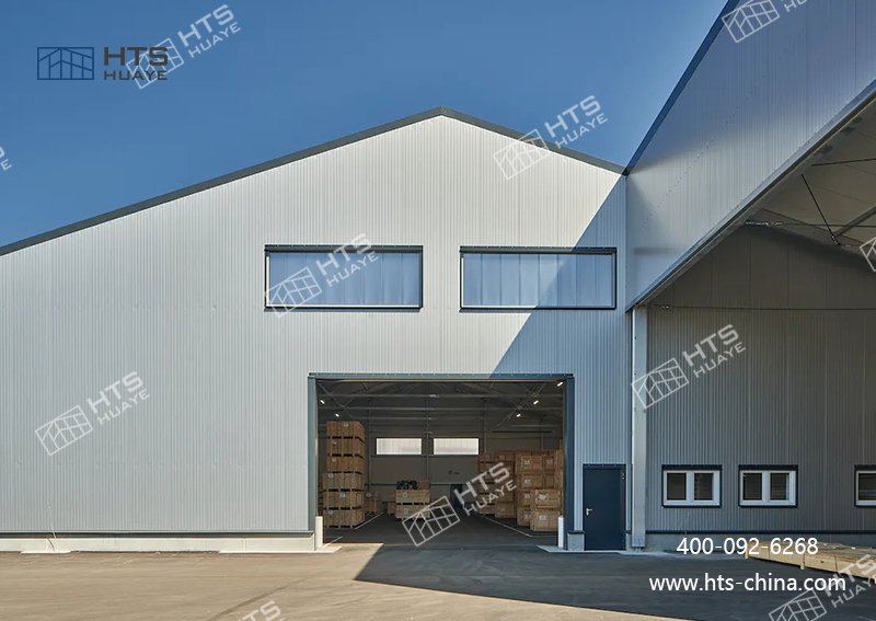 仓储篷房凭借其独特优势，成为体育用品行业仓储解决方案的优选