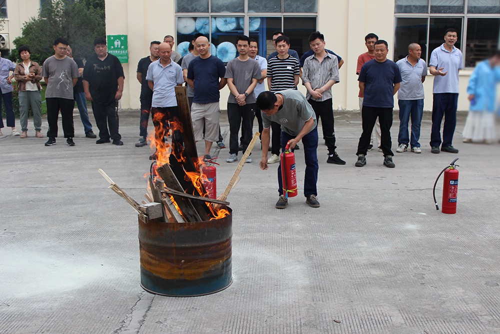 华烨j建筑科技开展消防应急演练，筑牢篷房生产安全防线